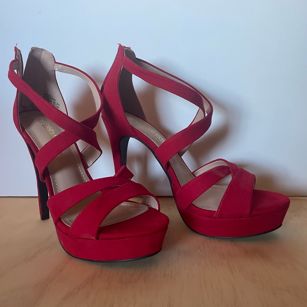 Red heels - Picture 2 of 8